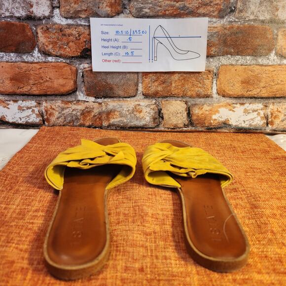 1. State Twist Knot Slides Sz 10.5 Gold Suede Slip On Flat Casual Sandals - Picture 2 of 9